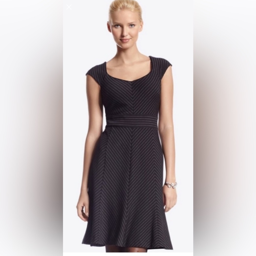 White House Black Market (WHBM) pinstriped dress sz 8